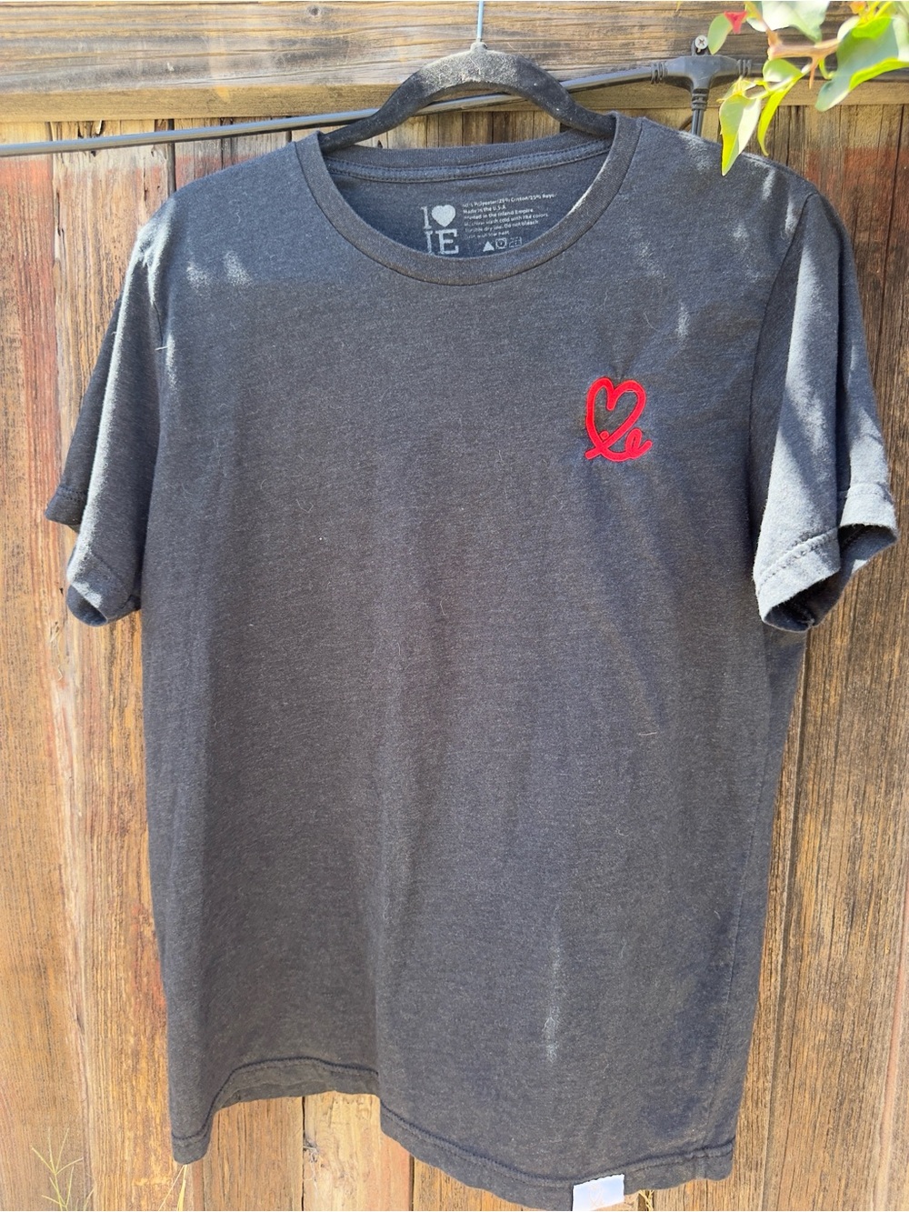 Men's I heart ie  T‑Shirt with Red Heart Accent size large